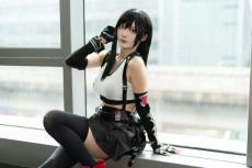 【コスプレ】『FF7』ティファ・ロックハートの美しき肢体が際立つ！細いくびれ活かした曲線美に見惚れてしまう【写真10枚】