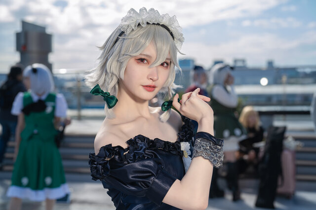 【コスプレ】「咲夜」の凜とした表情が美しい！首筋から肩のラインを際立たせる自作衣装にも注目・よしのかこ【写真10枚】