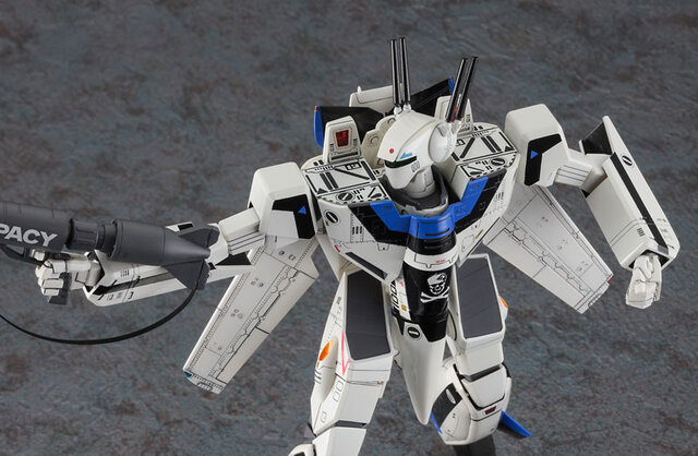 超時空要塞マクロス 愛・おぼえていますか」から、マックスの「VF-1S