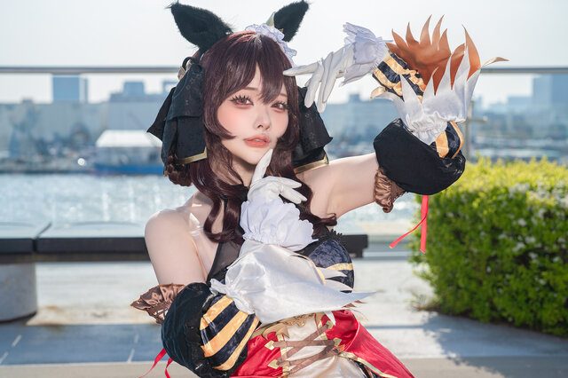 コスプレ】大胆に背中が開いたドレスが優美でセクシーすぎる！『ウマ娘