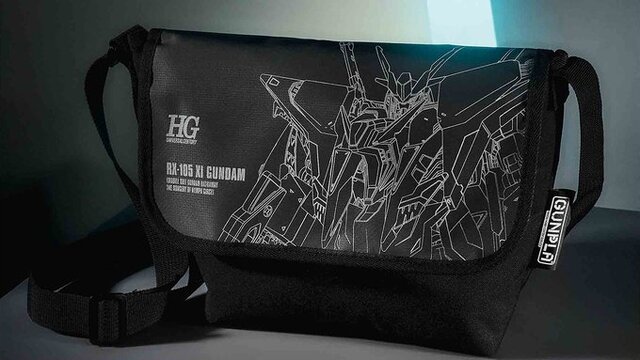 Ξガンダム」が光を反射して輝く！メッセンジャーバッグが、「smart