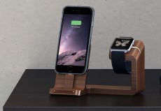 Apple WatchとiPhoneやiPad miniを同じ場所で充電できるウッドスタンド