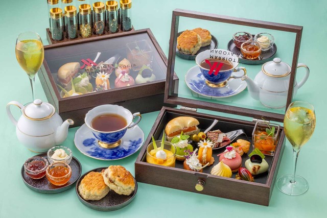 煌めく宝石のようなスイーツとセイボリー！ジュエリーBOXで楽しむ