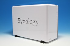 Synology「DS216se」レビュー第2回：NASにハードディスクを取り付けてみよう