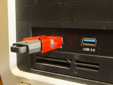 USB3.1環境で読み込み最大415MB/秒をたたき出すKingstonの「HyperX Savage USBドライブ」