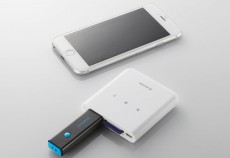 iPhoneの写真を手軽に保存！エレコム、バッテリー内蔵のWi-Fiカードリーダー「MR-WI03WH」を発売