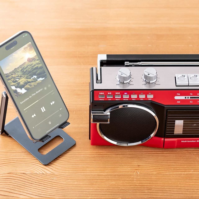 懐かしの80年代デザイン！Bluetooth搭載の多機能ラジカセ｜Infoseek