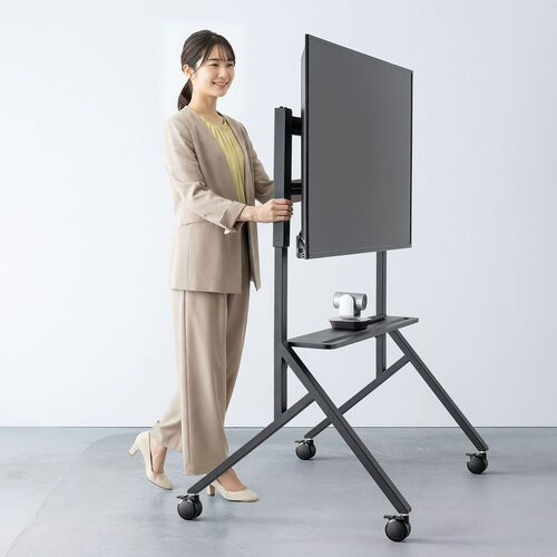 86インチまで対応、手動昇降で最適な高さに調整できる！キャスター付き