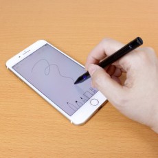 スマホの精密なタッチ操作に最適なUSB充電式極細アクティブタッチペン