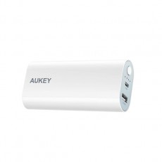 AUKEY、6700mAh超ミニサイズのモバイルバッテリー「PB-N62」を発売