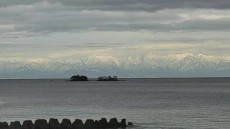 氷見海岸から見た立山連峰と虻が島をライブカメラで楽しもう