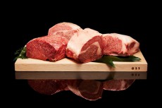 お肉食べよう！肉肉肉肉肉食べたい！宮崎県小林市が“いい肉の日”に合わせて、お肉のフリー素材サイト「oniku images」を開設