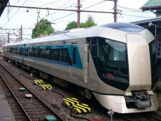 オリンピックイヤーにおけるインバウンド増加対策で東武鉄道の全駅の係員および乗務員の接客向けにAI翻訳機「POKETALK」を採用
