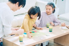 大人から子供まで家族みんなで楽しめるカードゲーム「イロトカタチ」がクラウドファンディングで先行予約販売開始