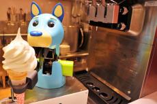 ソフトクリームロボット「レイタくん」、CAFERES JAPANに登場