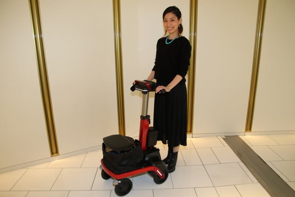 電動歩行アシストカートが生活を変える！「ロボットアシストウォーカー