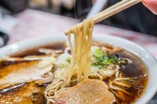 価格差2倍で炎上のラーメン店も　インバウンド向け「二重価格」がなかなか普及しそうにないワケ