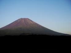 登山経験ゼロでも富士山に登れる？　初心者が登頂を成功させるために必要なものとは