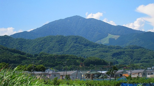 【関東近郊】年末年始に登りたい「ご利益がありそうな山」3選　冬の登山を楽しむためのグッズも紹介