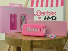 バービーのフィーチャーフォン「Barbie Phone」はピンク色のかわいいケータイ