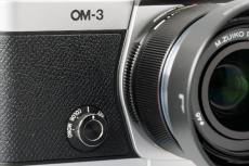 とんがり頭の「OM-3」登場　フィルム時代を彷彿とさせるボディにフラグシップと同じセンサー搭載