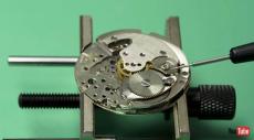 オークションで落札した1953年に初めてGMT機能が付き腕時計を修復　腕時計を蘇らせる職人技がすごい