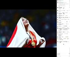「一瞬の奇跡」「可愛すぎ」　五輪公式が金メダル北口榛花を撮影→偶然とらえた“奇跡の瞬間”に思わず二度見