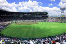 「このレベルは見たことない」　阪神甲子園球場がゲリラ豪雨で試合中止　驚きの光景に「エグすぎでしょ」「野球どころじゃなかった」