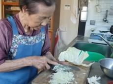 92歳おばあちゃんが孫に作る“酷暑を乗り切るごはん”とは……？　愛情たっぷりのおかずに「本当に尊敬」「涙が自然とこぼれ落ちます」