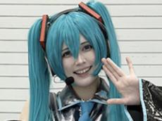 2メートルの初音ミクだと……!?　“本物”のスタイル完全再現のコスプレが衝撃すぎる　「ののの脳みそバグる！」「脚の長さどうなってんのw」