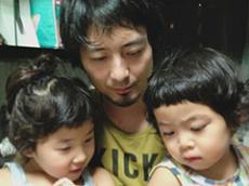 「BOOM BOOM SATELLITES」川島道行さんの逝去から8年、妻・須藤理彩が生前の写真公開　娘たちとの3ショットに「良きパパでした」