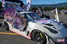 湊あくあ×フェアレディZの存在感……！　痛車イベント「天下無双」フォトレポート　ホロライブやぶいすぽっ！、個人勢までずらり