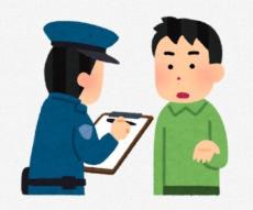 「笑いが止まらない」　深夜のバイクで職務質問 → バッグから出てきたものは……　警官も笑った“とんでもない光景”が1000万表示　「キマってますねぇ」