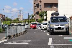 この違和感わかりますか？　カーブ状の駐車場 → 分かる人には分かる“痕跡”が「妄想ふくらむ」と話題　「金網がヒント」「こういうの好き」