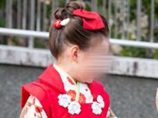 七五三でご機嫌ナナメな3歳妹 → 7歳お兄ちゃんがとった行動は……　尊すぎる“予想外の一幕”に「盛り上げ上手www」「心が浄化される」