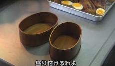 夫が愛する妻のために作った「お弁当」→サイズ感おかしい“衝撃的なビジュアル”に反響　「いい意味で愛が重い」