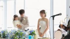 「脳がバグるw」　妹の結婚式で乾杯音頭をとる兄、二度見必至の“完璧な正装”に「なんでやねんwww」「良いお兄さん」