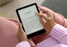 新型「Kindle Paperwhite」は7型に大画面化！　明るくてページめくりも早いが価格は約2.8万円に　シグネチャーエディションは約3.3万円