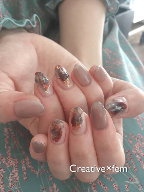 大人のウェット系ネイル 濡れたようなツヤ感 梅雨空にリンクするネイルデザイン特集 記事詳細 Infoseekニュース