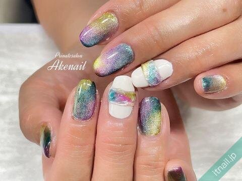 個性派さんにおすすめ◎カラフルな夏のニュアンスネイル特集｜Infoseek