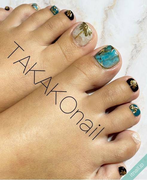 フットも素敵 ターコイズ風の天然石ネイルがセンス抜群 記事詳細 Infoseekニュース