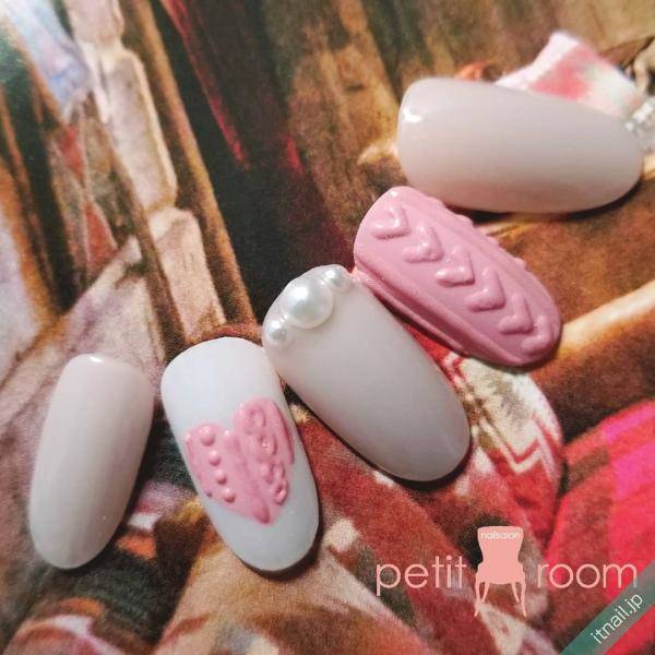 大人可愛く上品に♡ハートを取り入れたニットネイルデザイン特集