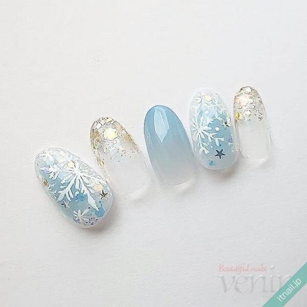 オーダー専】 冬ネイル ネイルチップ ブルー ラメ 水色 雪 ピクシー
