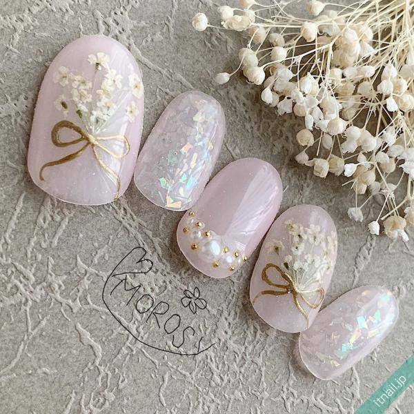 ドライフラワーで可愛く盛って♡「花束ネイル」で春を先取り