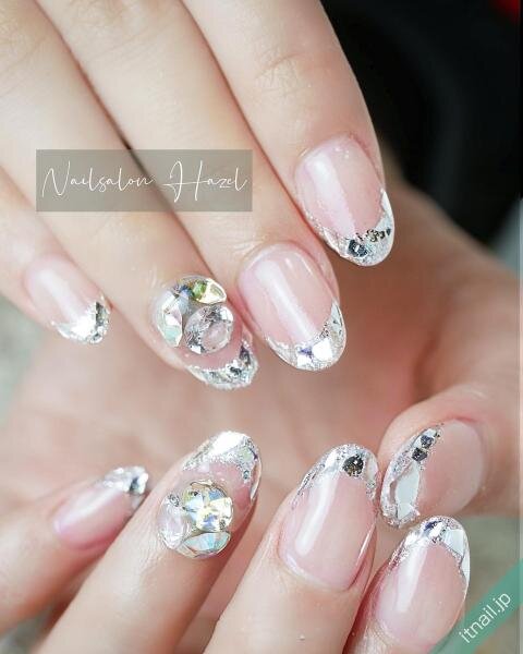 キラッと輝く“スワロボールネイル”にうっとり♡おすすめデザインはこれ