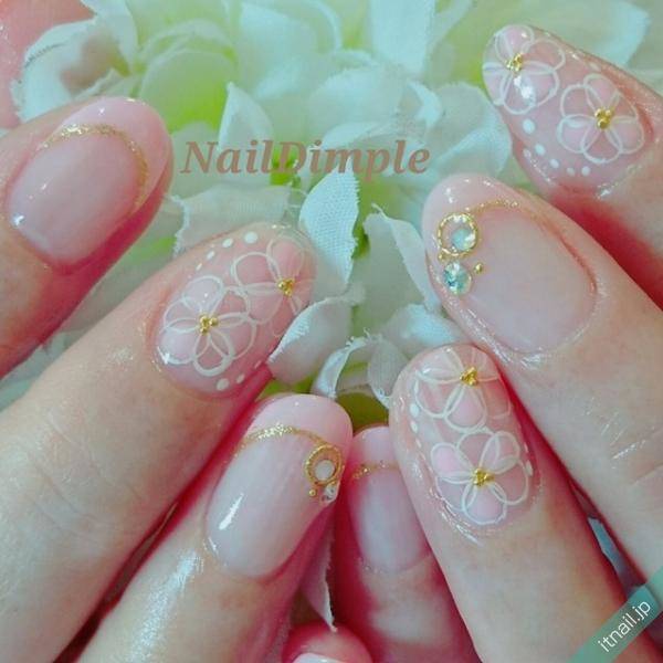 友人の結婚式に参列 お呼ばれネイルのマナーをチェック 記事詳細 Infoseekニュース