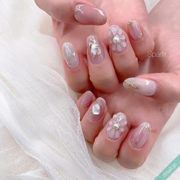 ガーリーにする？シックにきめる？3Dフラワーネイルの華やかデザイン7