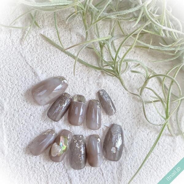 グレーとシェル で魅せる大人の夏ネイル おすすめデザインをご紹介 記事詳細 Infoseekニュース グレーとシェル で魅せる大人の夏ネイル おすすめデザインをご紹介 記事詳細 Infoseekニュース