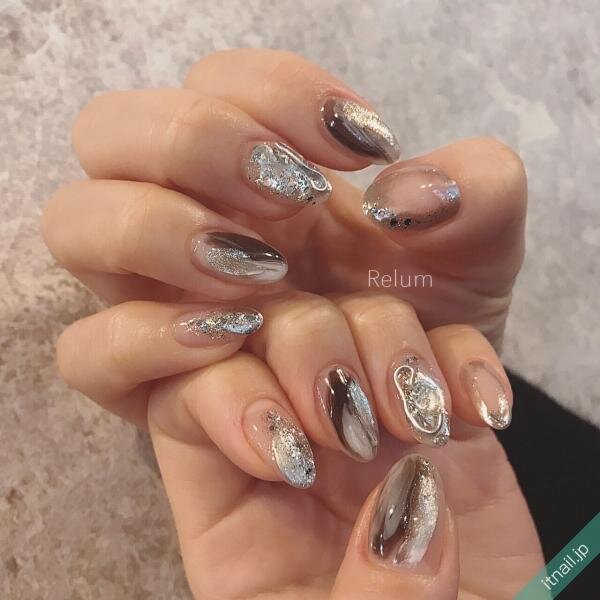 シルバーがアクセントの ブラウンネイル 特集 上品な輝きを指先に 記事詳細 Infoseekニュース