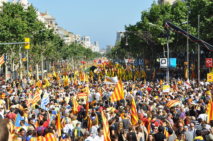 不毛な政争に終止符を　スペイン・カタルーニャ地方独立問題（下）